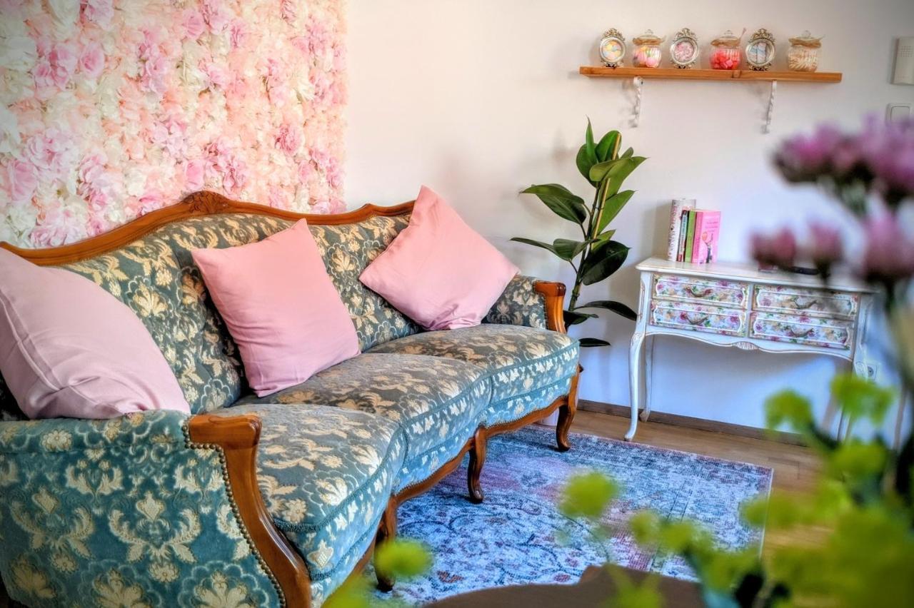 Queen Apartment Илцен Екстериор снимка