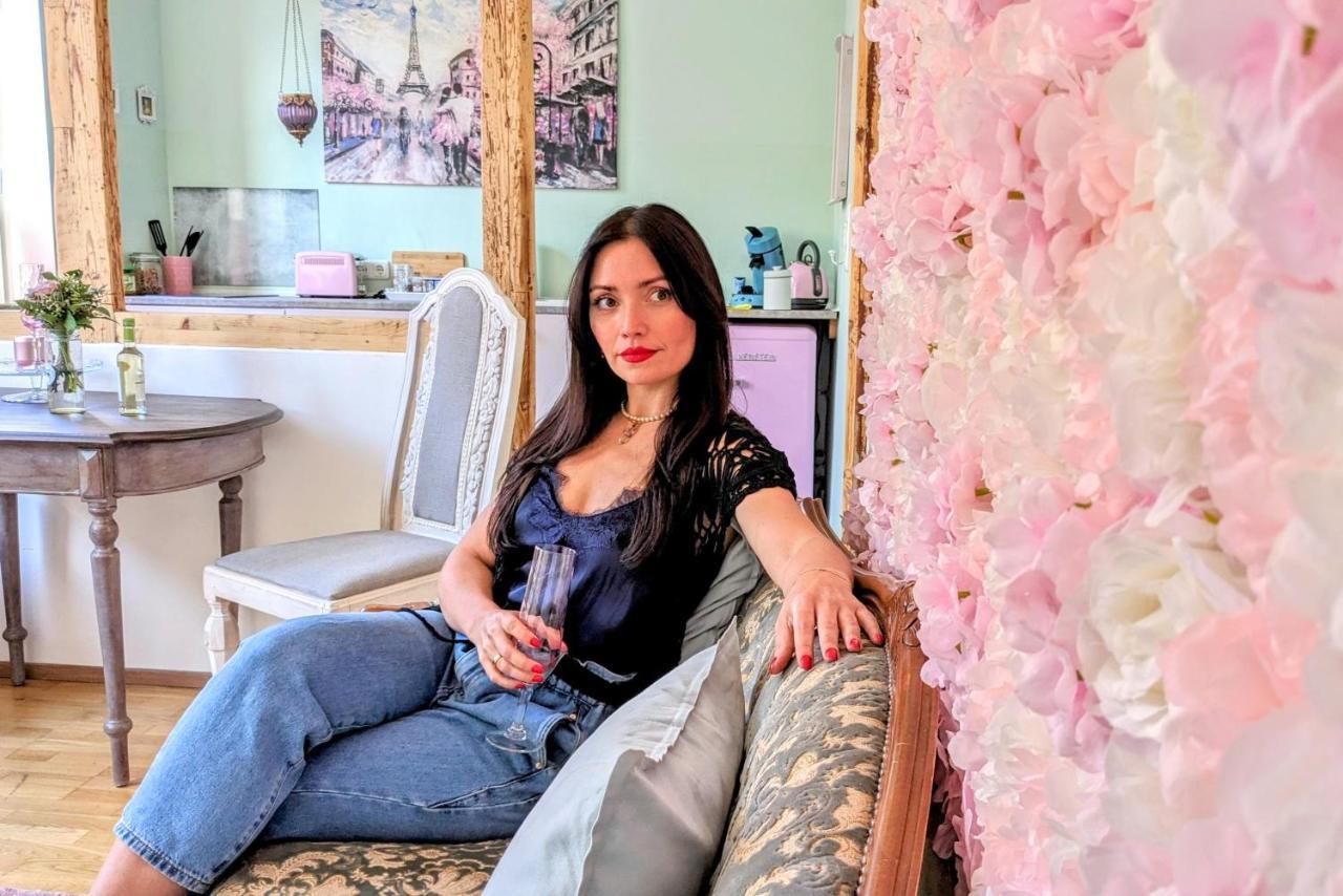 Queen Apartment Илцен Екстериор снимка